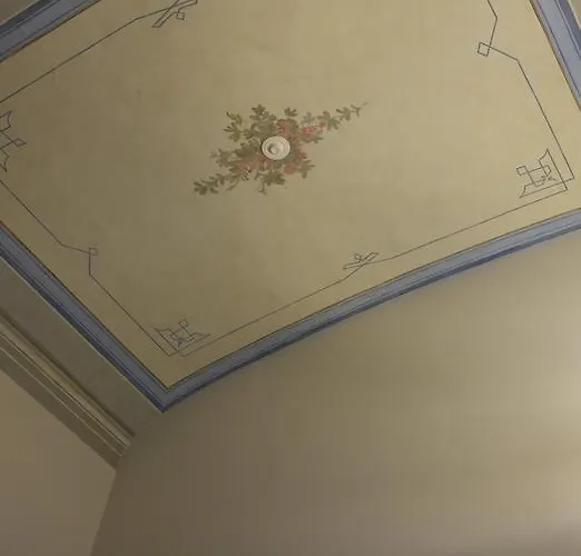 斯特罗齐豪华公寓